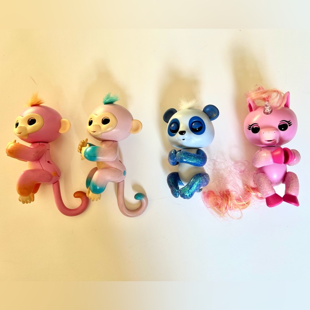 Lot Of 4 Fingerlings Interactive Baby Monkeys, Panda And Unicorn Talking Toys